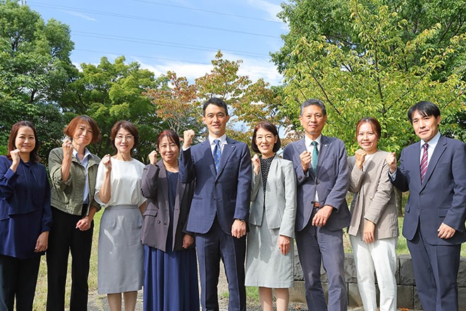 相談実績1500件以上複数の専門家が在籍の安心の信頼と体制